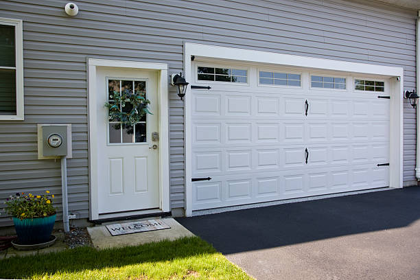 24/7 Emergency Garage Door Panel Replacement experts in Charenton, LA